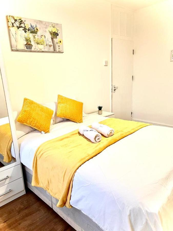 Canary Wharf Holiday Rooms 런던 외부 사진