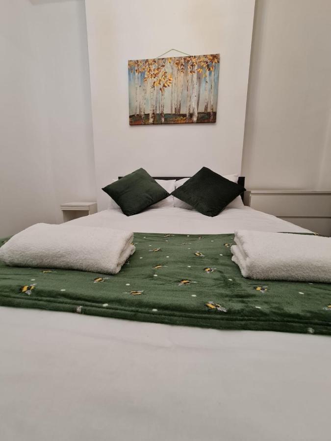 Canary Wharf Holiday Rooms 런던 외부 사진
