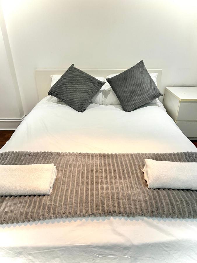 Canary Wharf Holiday Rooms 런던 외부 사진