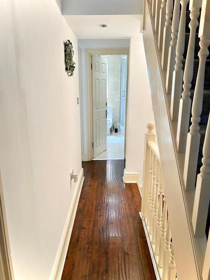 Canary Wharf Holiday Rooms 런던 외부 사진